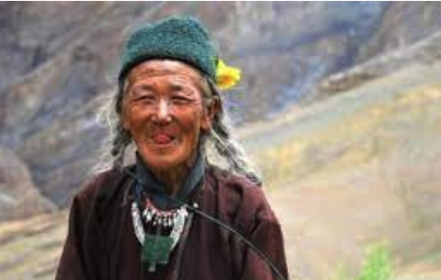 チベットでは舌を出す挨拶も
